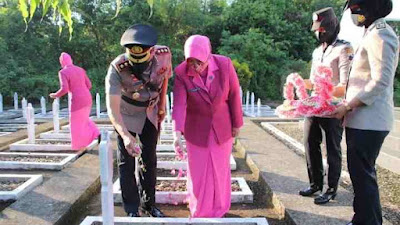 Sambut Hari Bhayangkara Ke-76, Polres Pekalongan Ziarah Ke Taman Makam Pahlawan