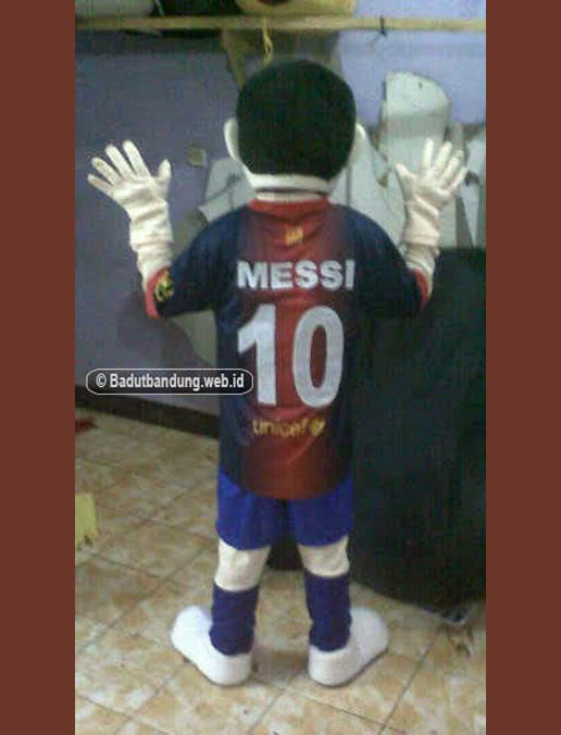 badut lionel messi gambar belakang