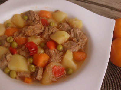 Estofado de carne con patatas y verduras