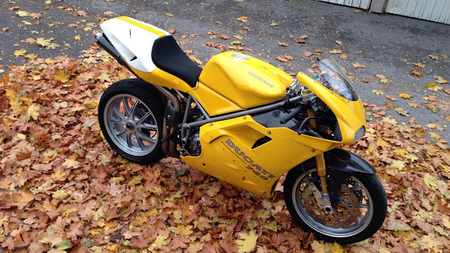 Ducati 748SP HD Wallpaper