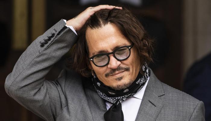 A woman breaks into Johnny Depp's house to steal ... I know the details