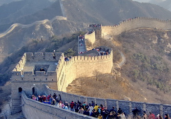 Tembok besar cina Tempat Wisata terkenal di dunia