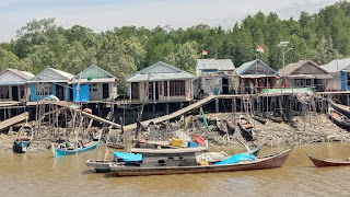 Abrasi di Desa Sungai Bela, Kuindra Sebabkan Ambruknya Jerambah Beton