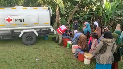 PMI  Salurkan  Air Bersih dan Dapur Umum di Posko-posko Pengungsi Korban Gempa Cinajur