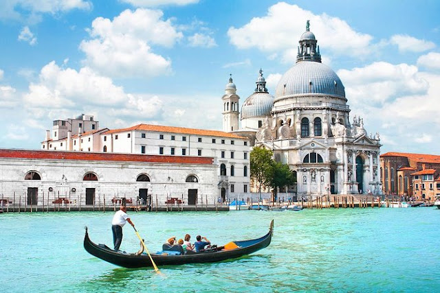  Venice Gondola Rides