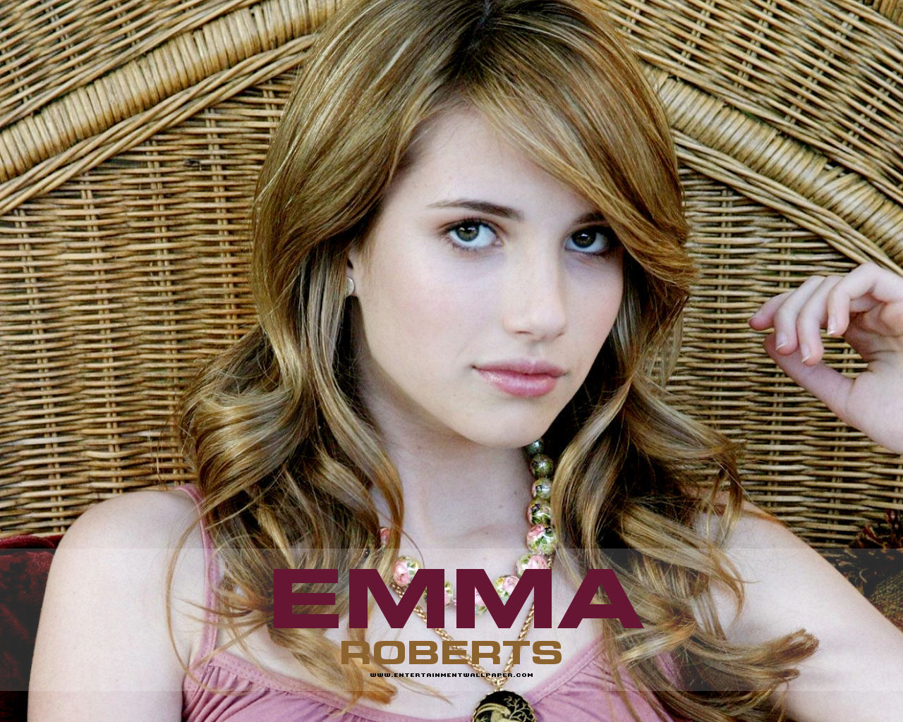 Emma Roberts Wallpapers