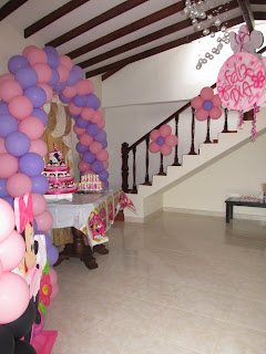 DECORACION GLOBOS MINNIE MOUSE MEDELLIN