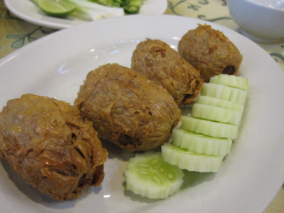 Bangkok, Chandrphen Restaurant, crab nuggets