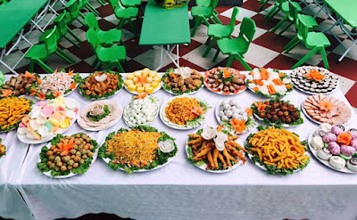 Tổ chức buffet cho bé.