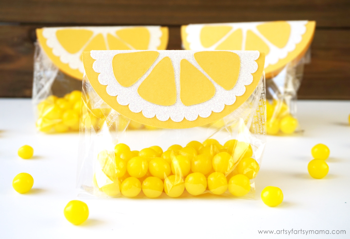 Lemon Summer Bag Toppers are an easy Make It Now project in Cricut Design Space! #CricutMade