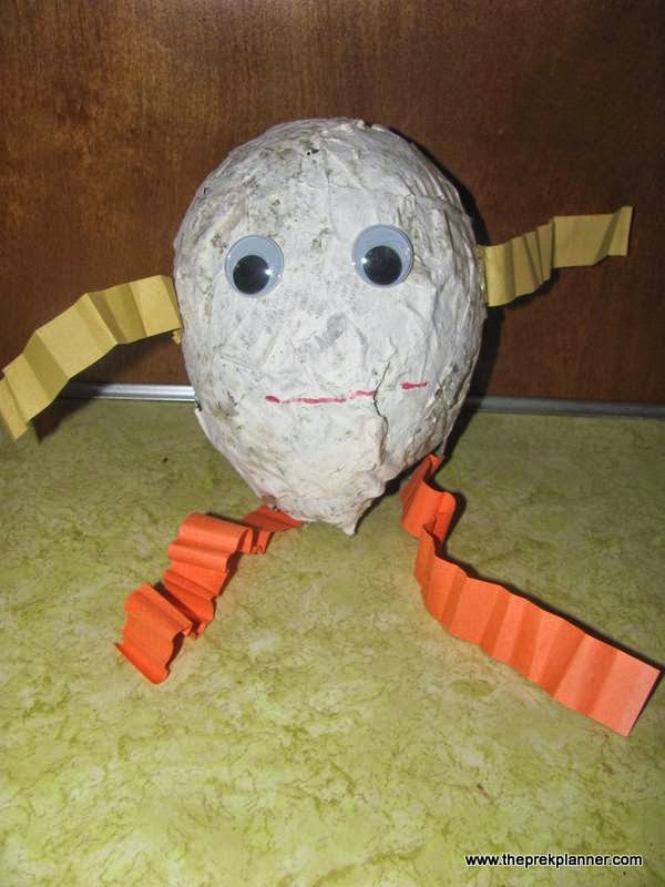 activities  humpty into newspaper paper dipping Mache Paper a a by  dumpty Humpty Make  strips Dumpty craft