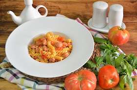 pasta, hélices pasta, hélices con salchichas y tomate, pasta hélices, recetas de pasta, pasta recetas, recetas con pasta, hélices pasta recetas, pasta hélices recetas, 