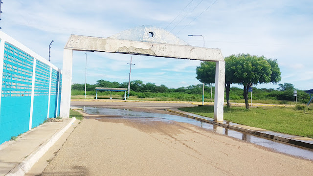 PROMINENTE BOTE DE AGUA SE MANTIENE EN LA AV PASTOR OROPEZA