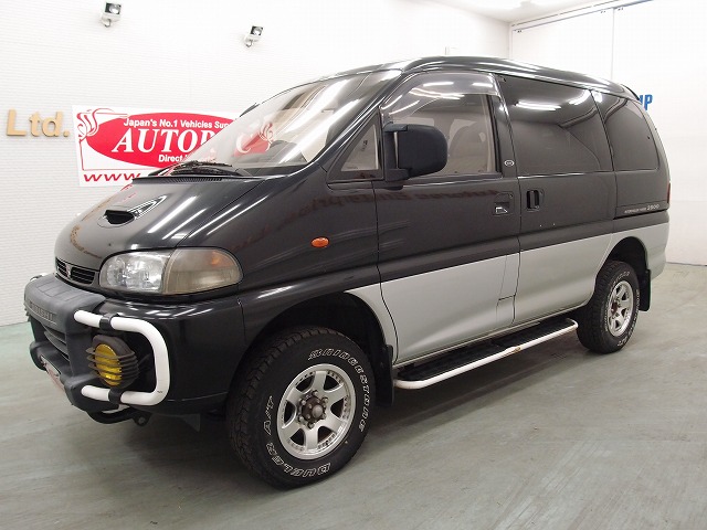 19621TCN6 1995 Mitsubishi Delica Space Gear Intercooler Turbo 4WD for PNG to Port Moresby