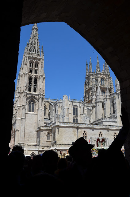 catedral de burgos - ofrenda de flores santa maría la mayor - burgos - san pedro 2013