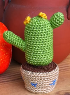 http://www.speckerna.de/pics/Muster/flash_device_cactus_crochet_pattern.pdf