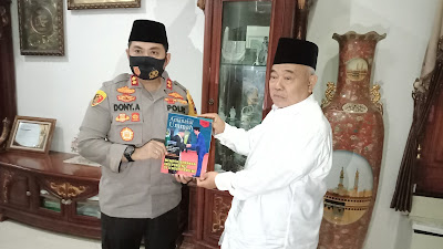 Kapolres Baru Mojokerto Sowan ke Kiai Asep