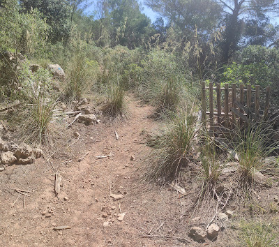 Señal indicadora que no nos hemos desviado del camino a Sa Muntanya Mala