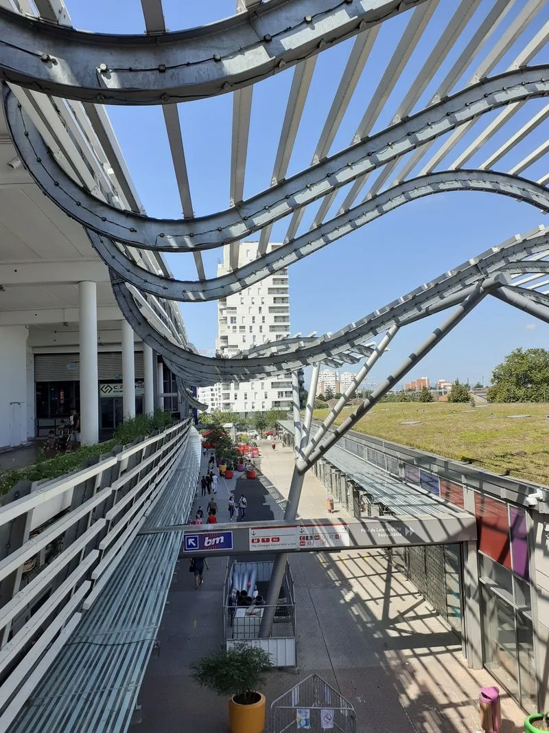 centre-commercial-carre-de-soie-lyon-vaulx-en-velin