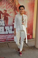 Taapsee Pannu Looks Super Cute in White Kurti and Trouser 20.JPG