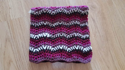 Crochet mini lap blanket