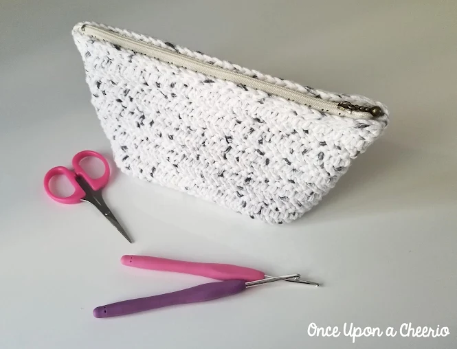 Herringbone Zipper Pouch FREE Crochet Pattern