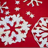 Snowflake minimal cake decorating