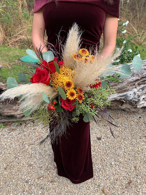 Fall Wedding - Bridesmaid bouquet with pampas grass