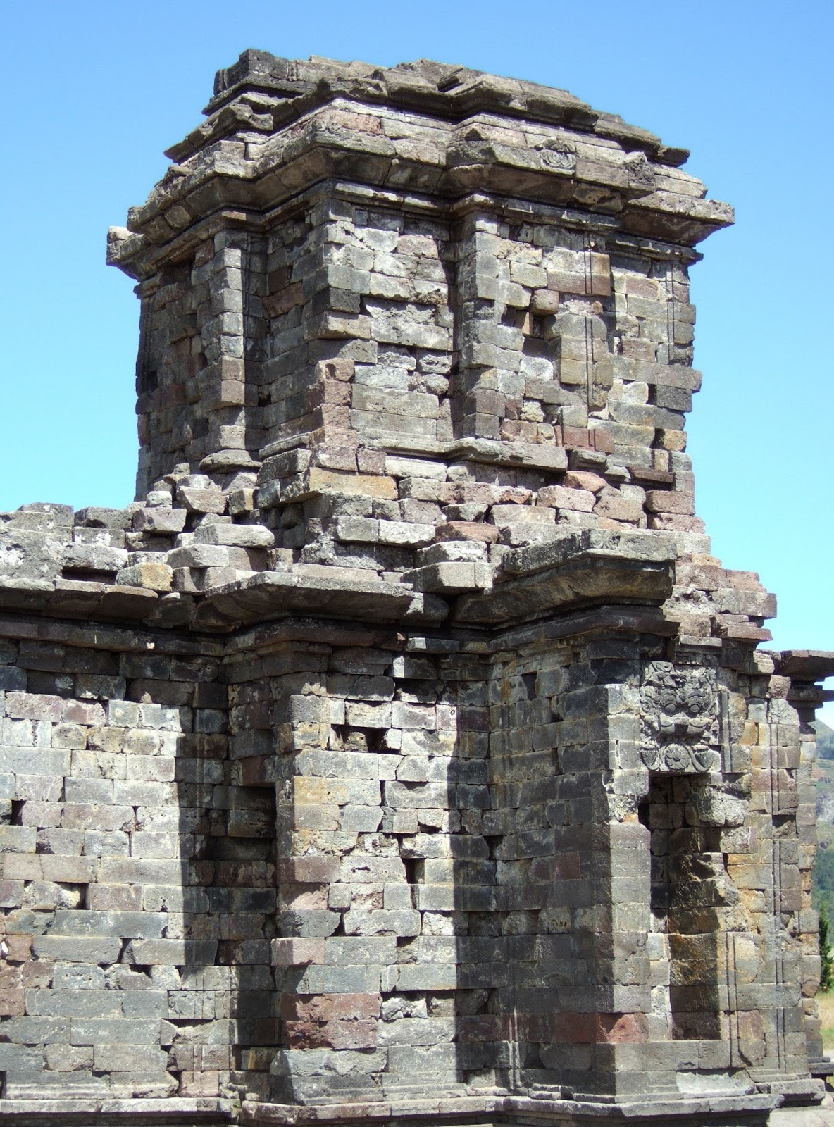 Sejarah Candi Dieng Beserta Fungsi dan Gambarnya