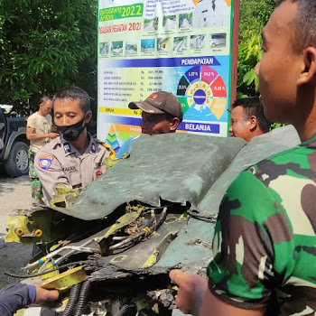 Sinergitas TNI - Polres Blora Bantu Evakuasi Bangkai Pesawat T-50i Golden Eaglel