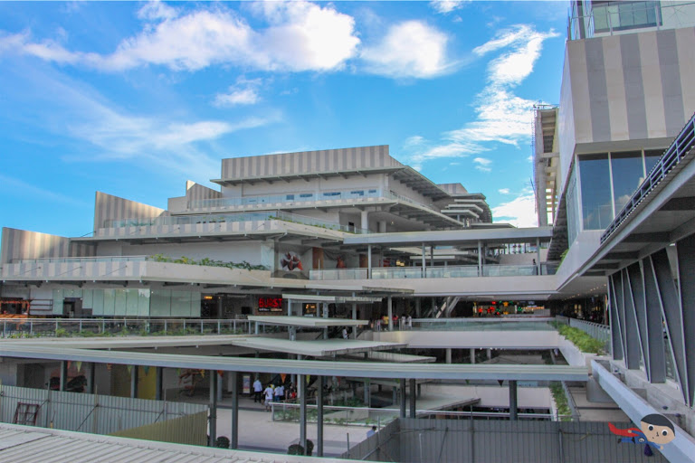 Mall-of-Asia-like structure of Circuit Mall, Makati