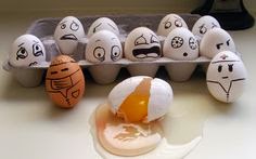 FUNNY EGGS SHAPES