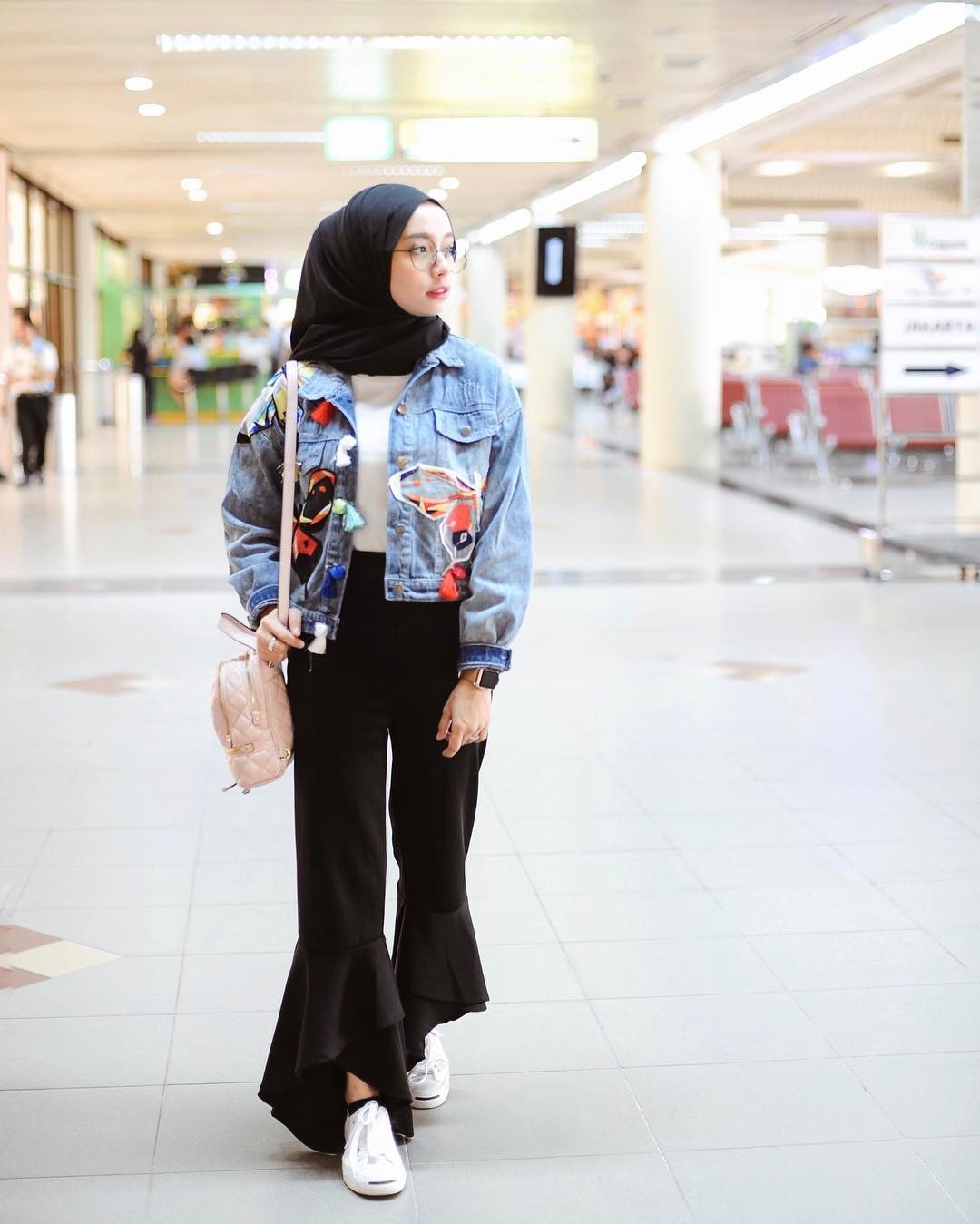 30 Inspirasi Fashion Hijab Selebgram 2022