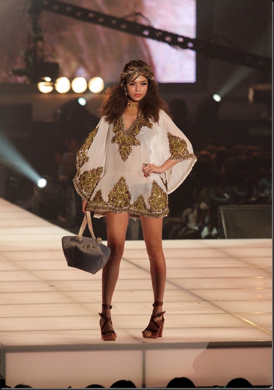 Tokyo-Girls-Collection-11SS-16-Kitson-002
