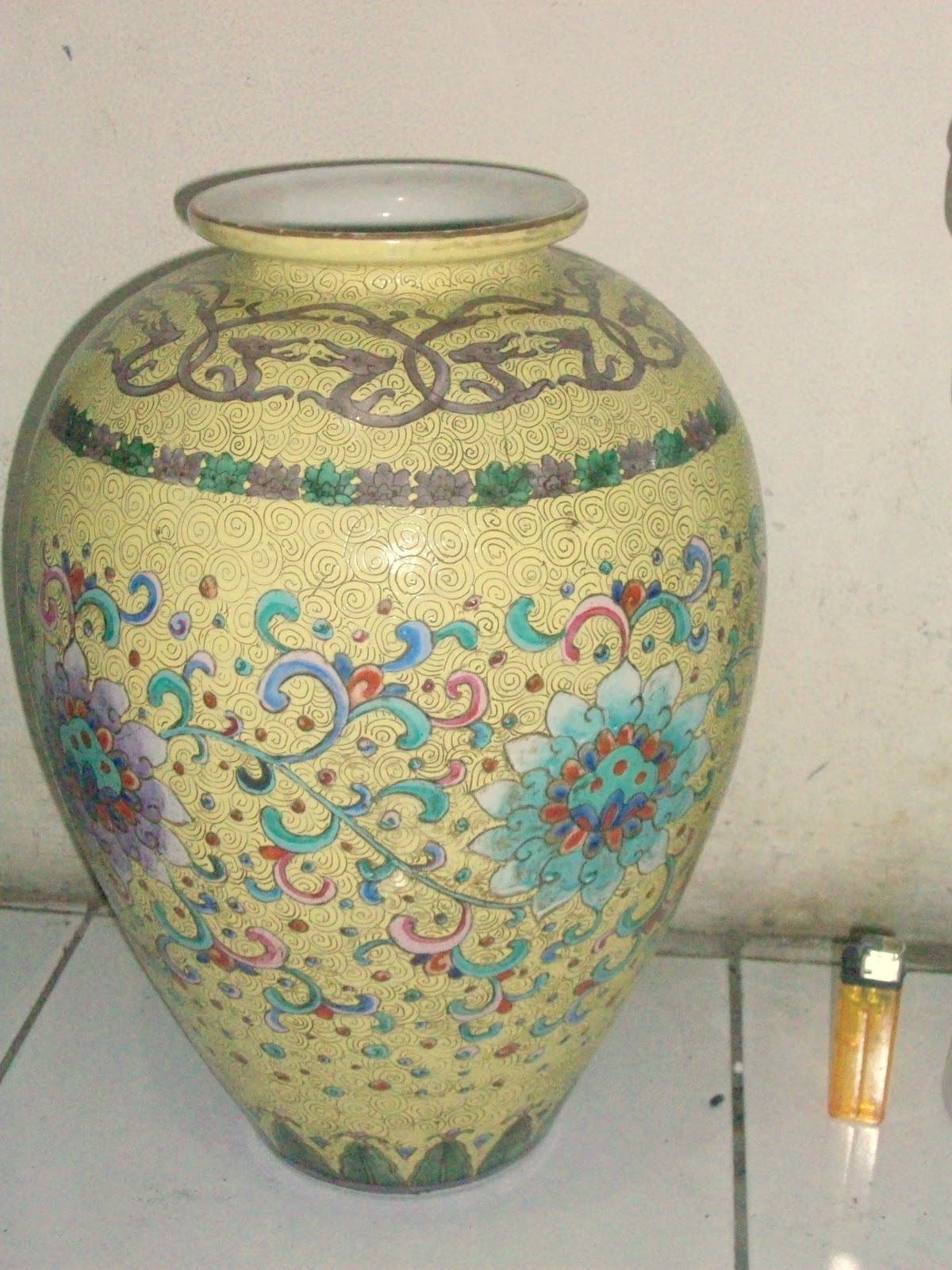  jual  kristal sabun keramik  antik  vase kuning famille rose