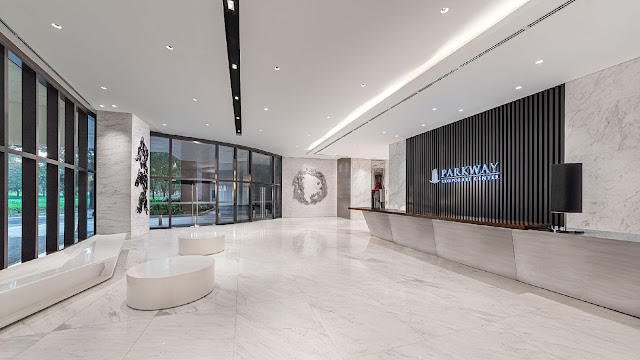 Parkway Corporate Center lobby