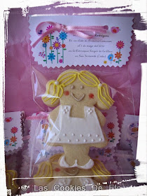 http://lascookiesdeelo.blogspot.com.es/2013/05/galletas-y-cake-pops-de-comunion.html