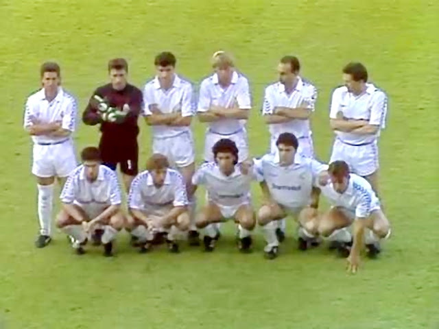 REAL MADRID C. F. Temporada 1988-89. Chendo, Buyo, Michel, Schuster, Ricardo Gallego, Gordillo. Solana, Butragueño, Hugo Sánchez, Sanchís y Martín Vázquez. REAL MADRID 1 (Gordillo), REAL VALLADOLID 0. 30/06/1989. Copa del Rey, final. Madrid, estadio Vicente Calderón. Era la 2ª final que jugaba el Real Valladolid y la 31ª que jugaba el Real Madrid.