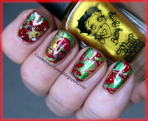 Water marble Christmas nails