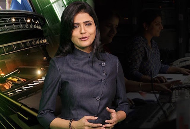 Top 10 Female News Anchors in India | hottest news anchor in india