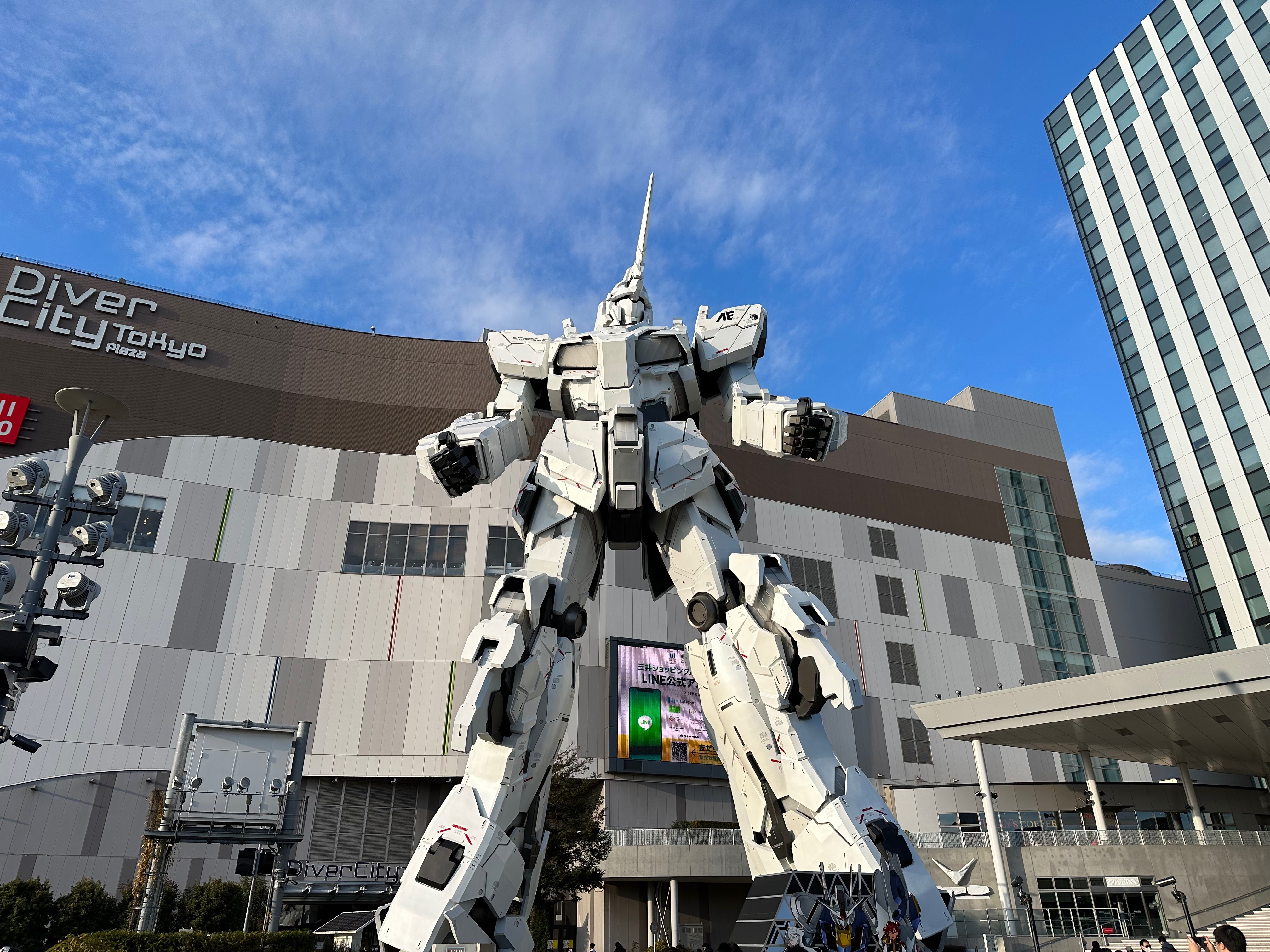 Unicorn Gundam Statue in Odaiba - Odaiba, Tokyo - Japan Travel