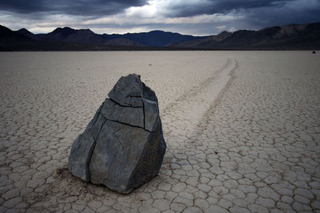 Sailing Stones, as pedras que andam