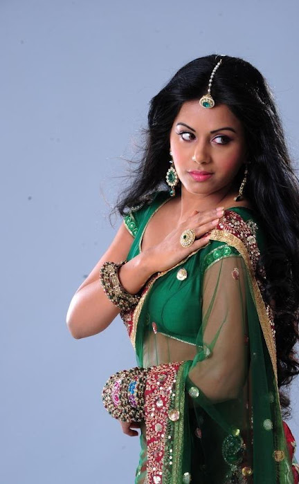 rachana mourya spicy in saree latest photos