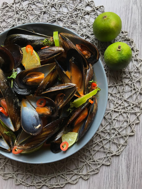 mejillones con curry rojo thai receta