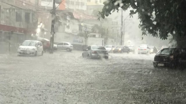 Salvador está em nível de atenção em razão do acumulado de chuva das últimas horas