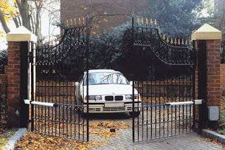 automatic gate barrier