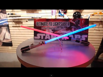 Star-Wars-Ultimate-Force-Tech-FX-Lightsaber-xmas-2011