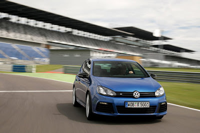 2011 Volkswagen Golf R Front Angle View