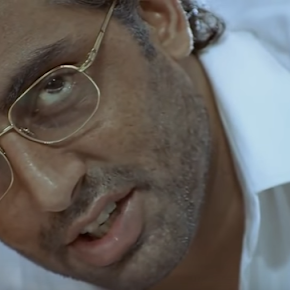 Khada ho jaon yah ... iske liye bhi license chahiye