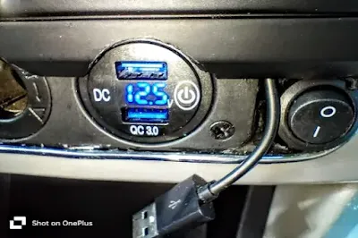 install battery voltage monitor in car